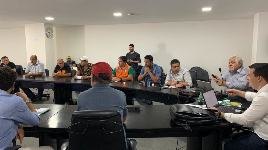 Vereadores de Caruaru participam de reunião para tratar sobre o coronavirus