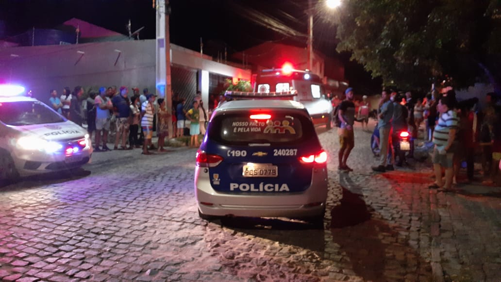 Homem sofre tentativa de homicidio em Caruaru e é socorrido para o HRA Homem sofre tentativa de homicidio em Caruaru e é socorrido para o HRA