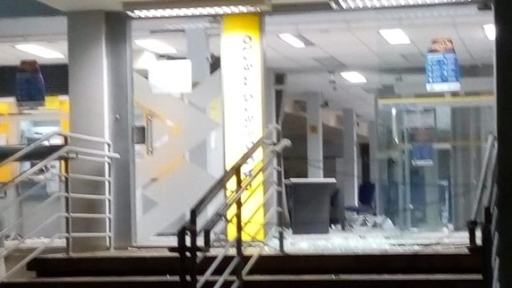 Quadrilha explode duas agências bancárias em Catende