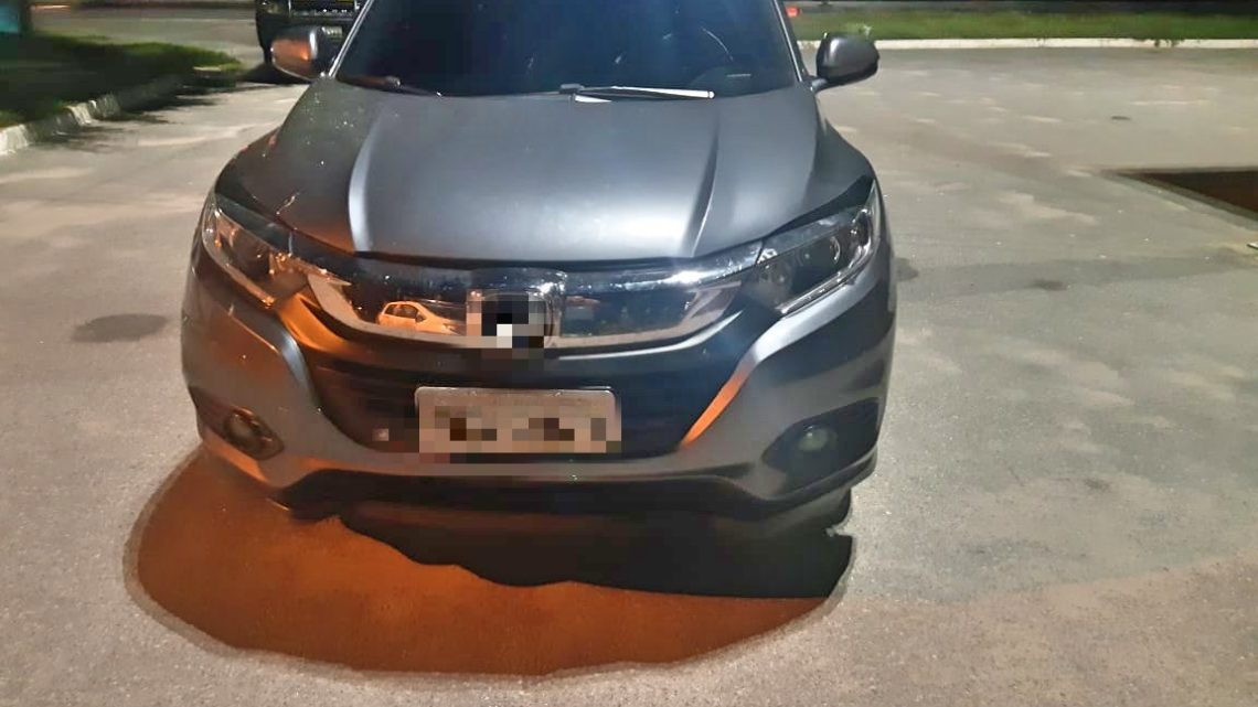 Dupla é detida em São Caitano com carro de luxo roubado