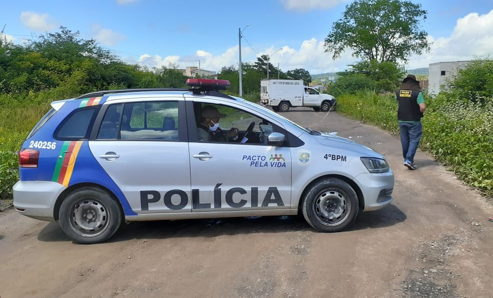 Jovem assassinado e mulher baleada em Caruaru neste sábado (25)