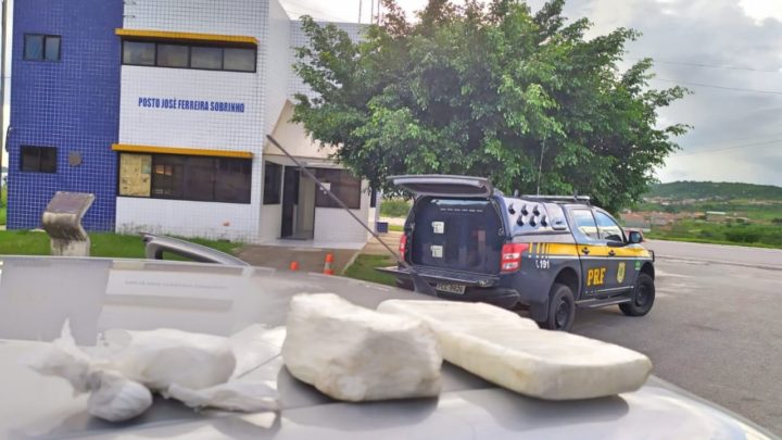 Cocaína é apreendida dentro de painel de carro em São Caitano
