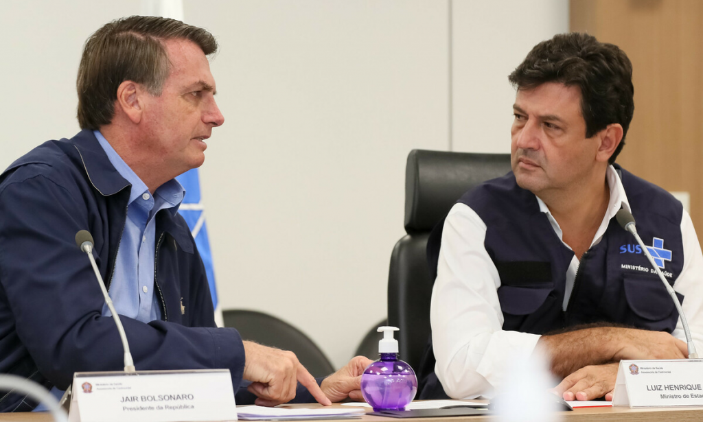 Bolsonaro demite o Ministro da Saúde Mandetta Bolsonaro demite o Ministro da Saúde Mandetta