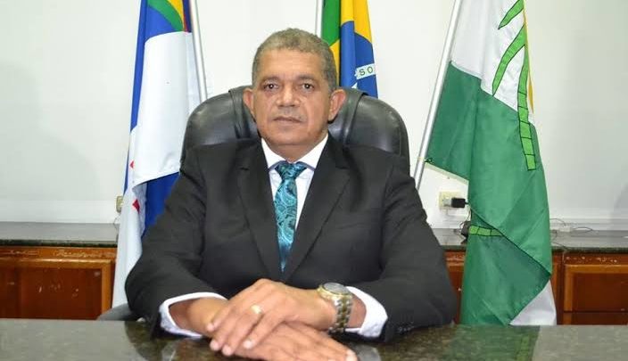 Prefeito de Timbaúba reduz o próprio salário, do vice e Secretários para aplicar na saúde