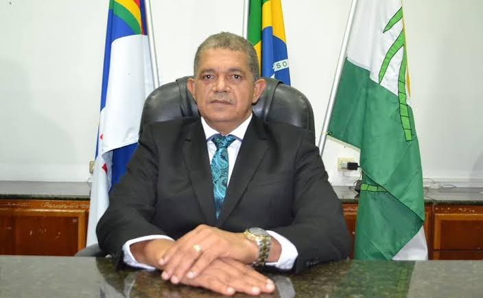 Prefeito de Timbaúba reduz o próprio salário, do vice e Secretários para aplicar na saúde