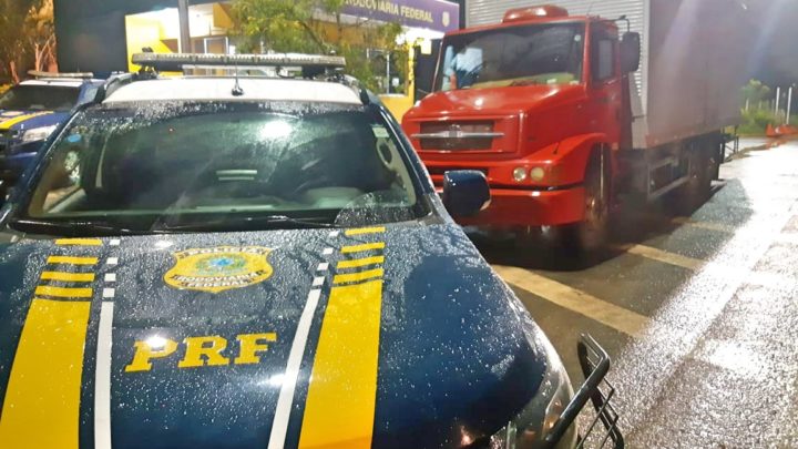 Caminhão com 21 toneladas de açúcar sem Nota Fiscal é retido em Garanhuns