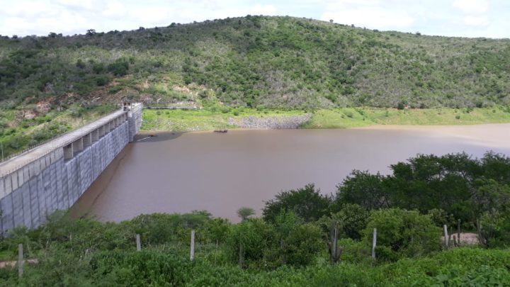 Compesa retoma abastecimento em várias cidades com água de Jucazinho