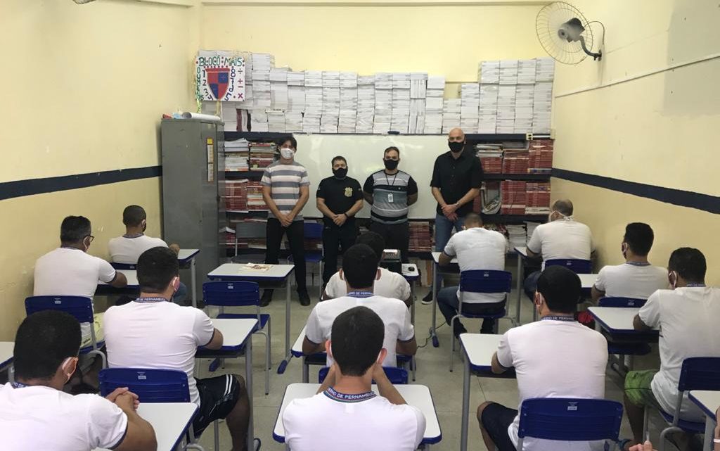 Cursos qualificam mais de 350 reeducandos durante pandemia em Pernambuco Cursos qualificam mais de 350 reeducandos durante pandemia em Pernambuco