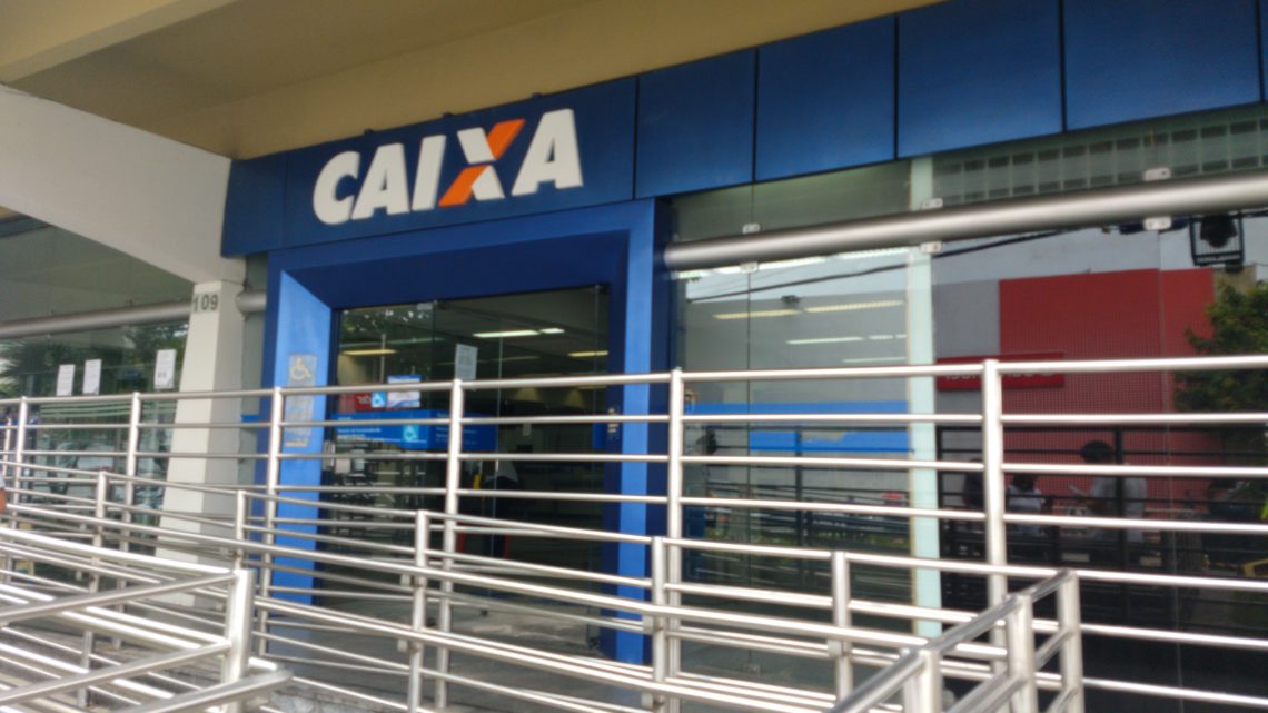 Agência da Caixa no centro de Caruaru abre para pagamento do auxílio emergencial na segunda (18) Agência da Caixa no centro de Caruaru abre para pagamento do auxílio emergencial na segunda (18)