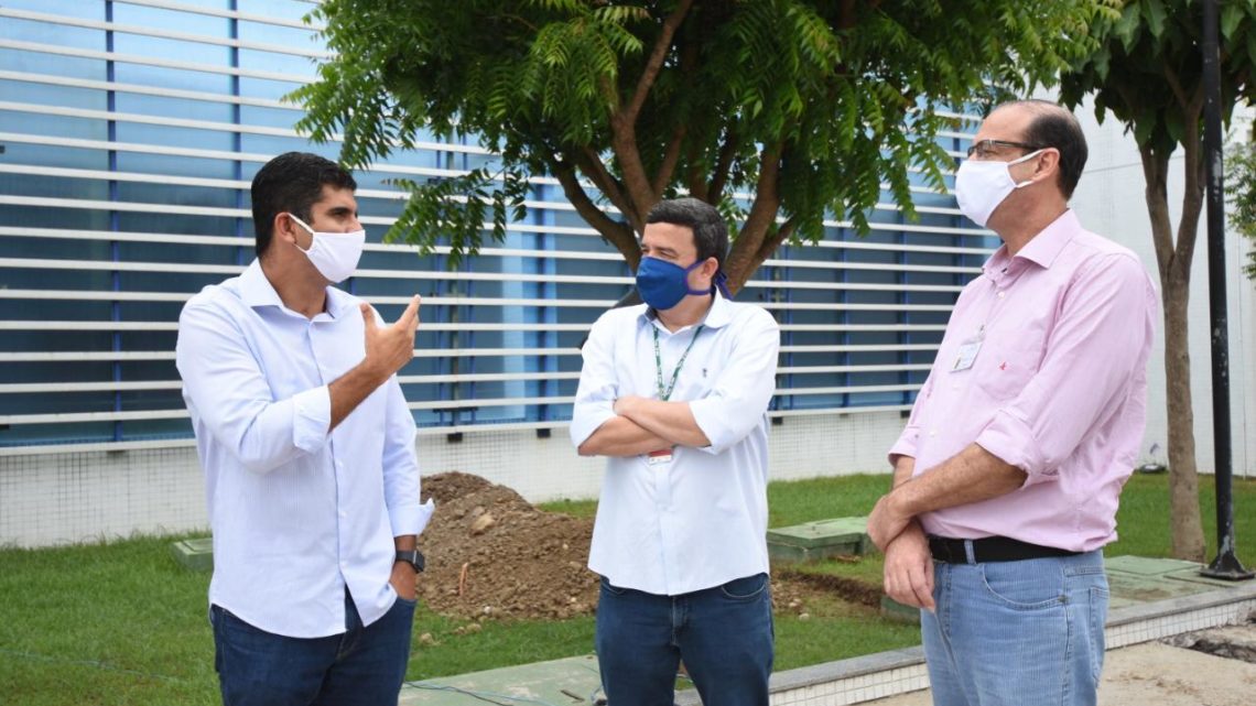 Deputado Lessa verifica obras do hospital de campanha em Caruaru Deputado Lessa verifica obras do hospital de campanha em Caruaru