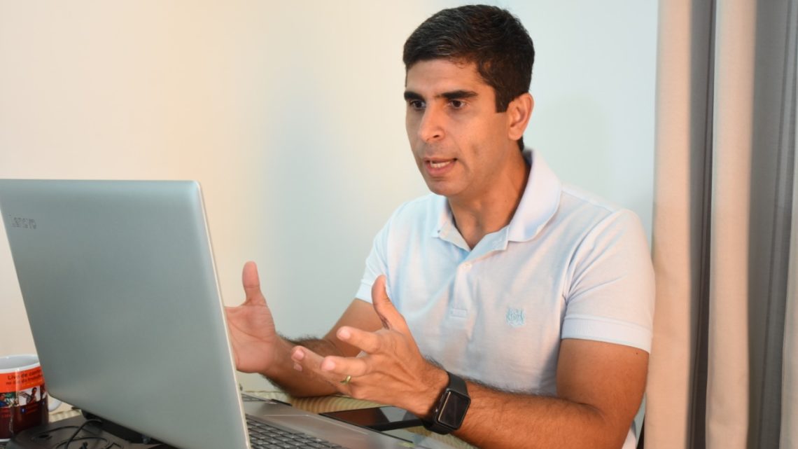 Lessa se reúne com representantes do Movimento Pró Pernambuco Lessa se reúne com representantes do Movimento Pró Pernambuco