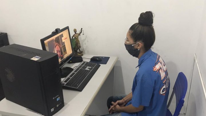 Sistema prisional implanta audiências por videoconferência em dez unidades