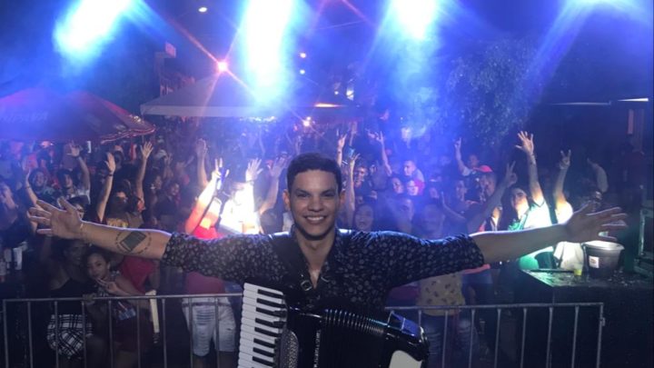 Músico pernambucano compõe hit com orientações sobre o novo coronavírus e o momento que o Brasil está passando e viraliza nas redes sociais