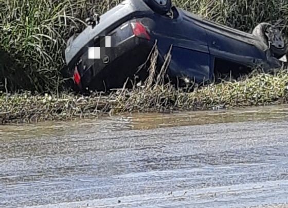 Capotamento na BR-104 em Caruaru neste sábado (20)
