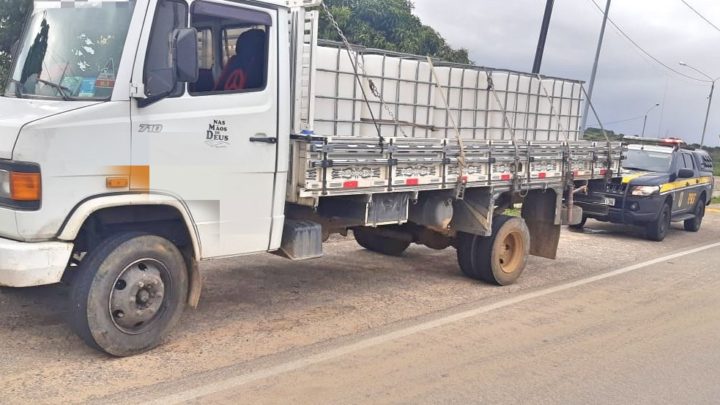 PRF flagra adolescente de 13 anos dirigindo caminhão em Caruaru