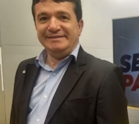 Apresentador Edeilson Lins do Sem Meias Palavras é internado e passa por cirugia
