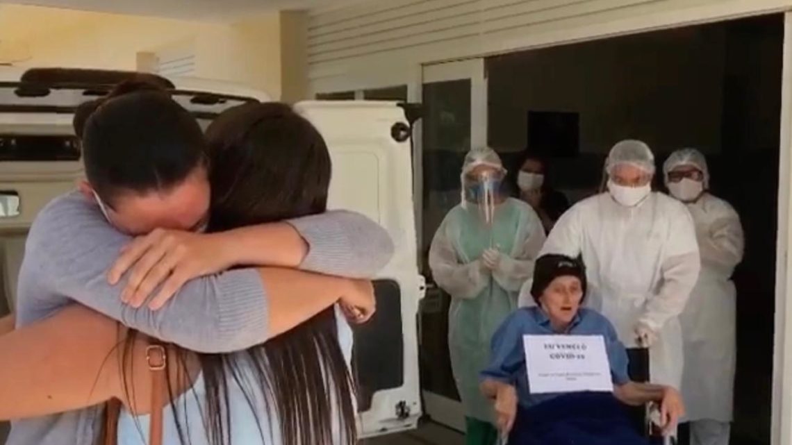 Pacientes recurados da Covid 19 recebem alta em Taquaritinga do Norte; Veja Pacientes recurados da Covid 19 recebem alta em Taquaritinga do Norte; Veja