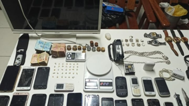 Equipe do Koban apreende drogas e produtos roubados em Caruaru