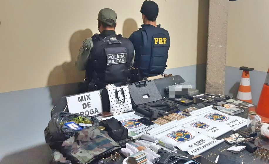 PM e PRF detêm 11 pessoas e resgatam gestante sequestrada em Gravatá PM e PRF detêm 11 pessoas e resgatam gestante sequestrada em Gravatá