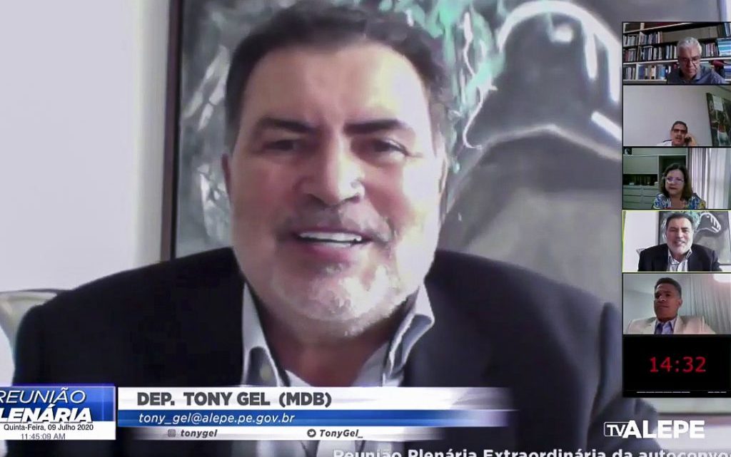 Tony Gel ressalta cobrança de setor produtivo sobre retorno das atividades em Caruaru Tony Gel ressalta cobrança de setor produtivo sobre retorno das atividades em Caruaru