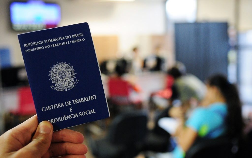 Caruaru fecha mais de 3.100 postos de trabalho no 1° semestre de 2020 no mercado formal Caruaru fecha mais de 3.100 postos de trabalho no 1° semestre de 2020 no mercado formal