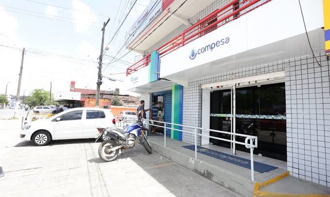 Lojas de atendimento da Compesa voltam a funcionar presencialmente