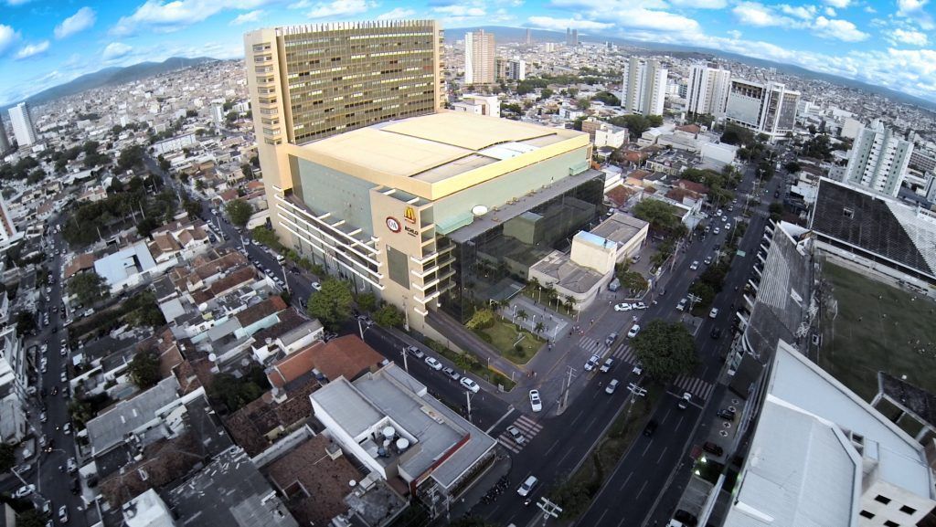 Comércio terá atendimento dobrado e shoppings centers terão ampliação no horário de funcionamento Comércio terá atendimento dobrado e shoppings centers terão ampliação no horário de funcionamento
