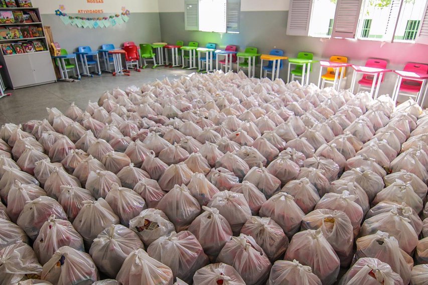 Entrega de kits alimentares em mais três escolas municipais de Caruaru a partir desta quarta (5) Entrega de kits alimentares em mais três escolas municipais de Caruaru a partir desta quarta (5)