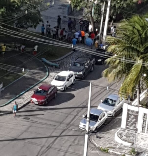 Jovem é morto a tiros na Praça Chico Porto em Caruaru nesta terça-feira (11) Jovem é morto a tiros na Praça Chico Porto em Caruaru nesta terça-feira (11)