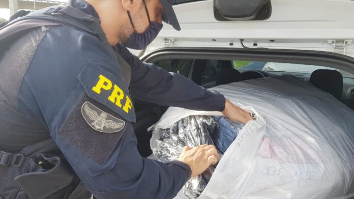 Carro levado de locadora é apreendido com 400 roupas falsificadas na BR 101 em Recife
