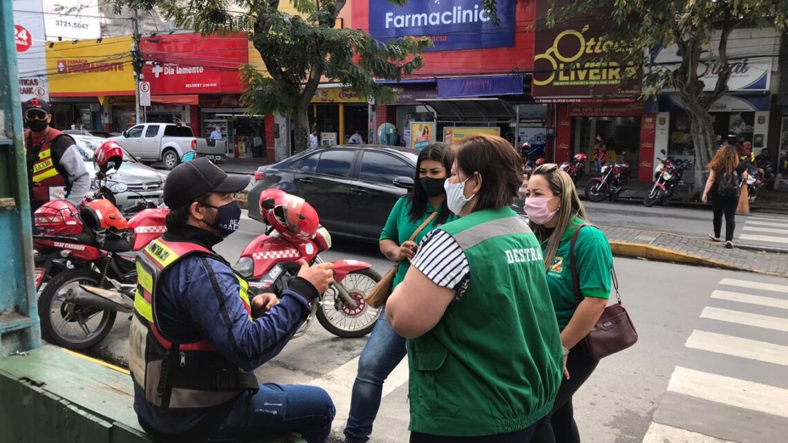 Destra orienta condutores e passageiros na volta do serviço de mototáxi em Caruaru Destra orienta condutores e passageiros na volta do serviço de mototáxi em Caruaru