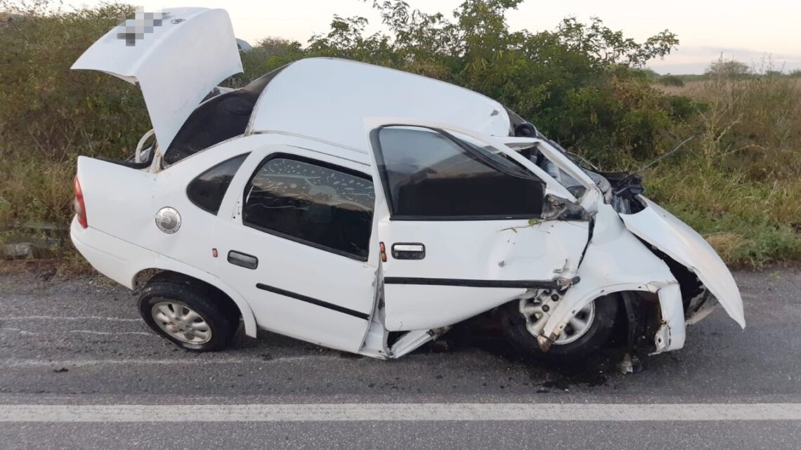 Três acidentes com uma vítima fatal nas BRs 423 e 104 em Pernambuco nesta segunda (24) Três acidentes com uma vítima fatal nas BRs 423 e 104 em Pernambuco nesta segunda (24)