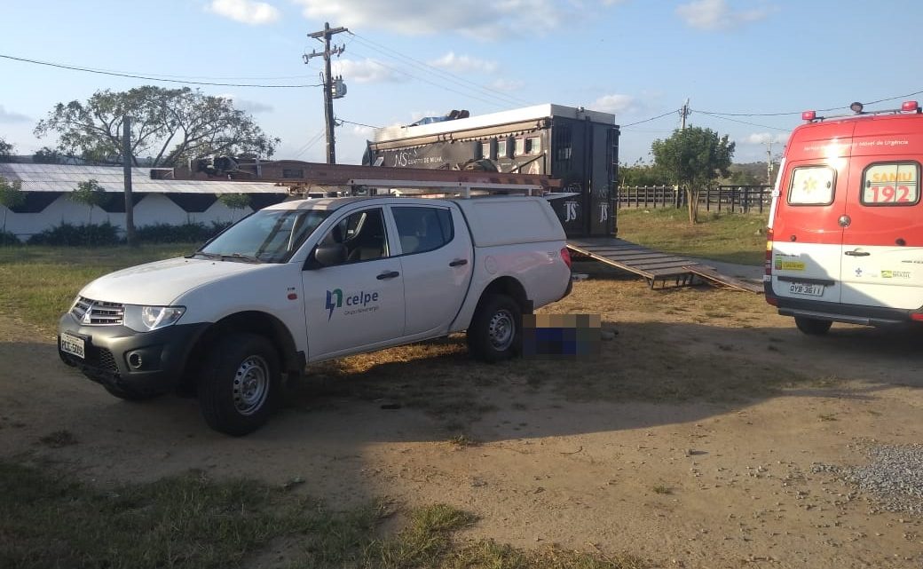 Funcionário da Celpe é assassinado após cortar energia de fazenda em Limoeiro Funcionário da Celpe é assassinado após cortar energia de fazenda em Limoeiro