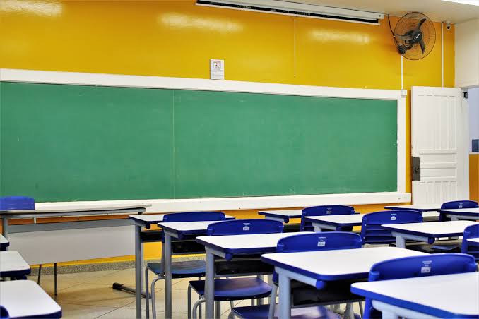 Aulas presenciais no Ensino Médio voltam em outubro em Pernambuco Aulas presenciais no Ensino Médio voltam em outubro em Pernambuco