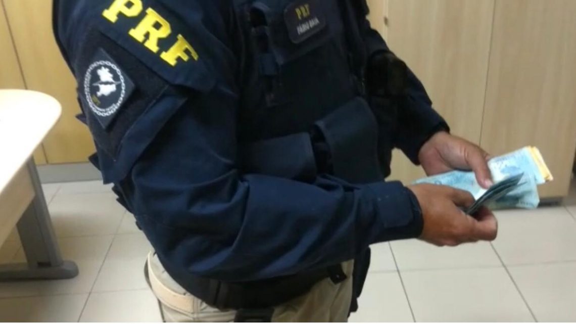 Motorista inabilitado oferece dinheiro para não ser multado em fiscalização na BR 232 e é detido Motorista inabilitado oferece dinheiro para não ser multado em fiscalização na BR 232 e é detido