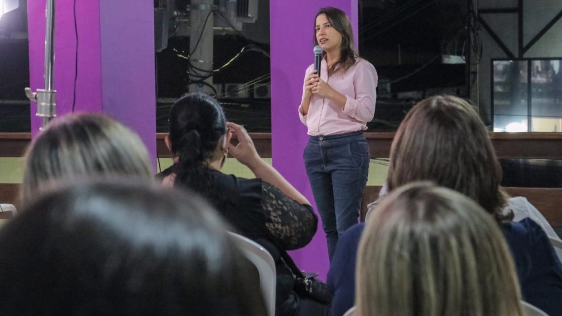 Raquel Lyra realiza encontros com profissionais da educação e sobre Desenvolvimento Social Raquel Lyra realiza encontros com profissionais da educação e sobre Desenvolvimento Social