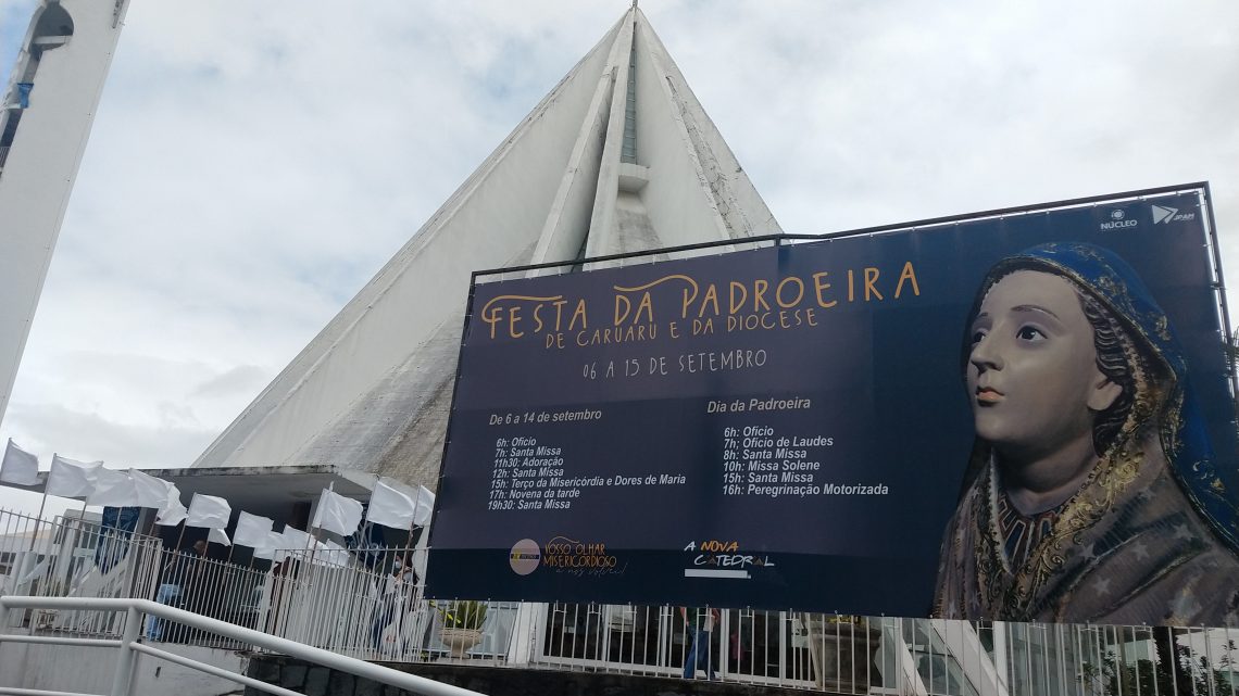 Veja o que abre e fecha em Caruaru no feriado do Dia da Padroeira nesta terça (15)