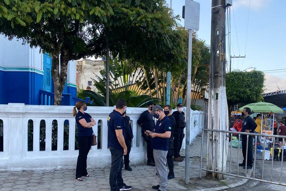 Operação da Polícia Federal prende prefeito, vice e secretário em Agrestina