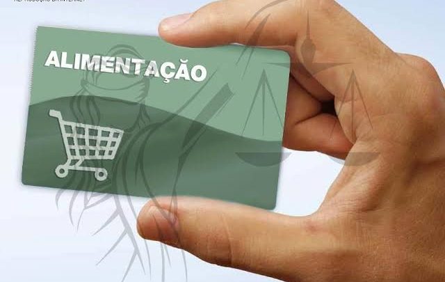 Prefeitura de Caruaru inicia entrega dos cartões alimentação aos alunos da rede municipal de ensino segunda (28)