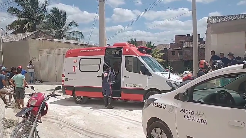 Criança é atropelada por caminhão e tem perna dilacerada em Santa Cruz do Capibaribe