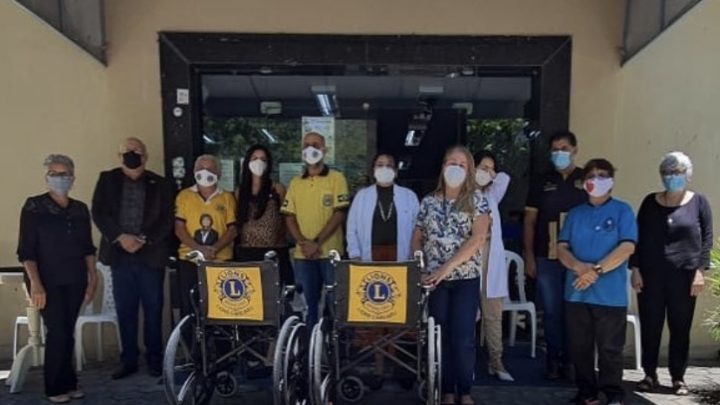 Lions Caruaru realiza doação de cadeiras de rodas para o Hemope
