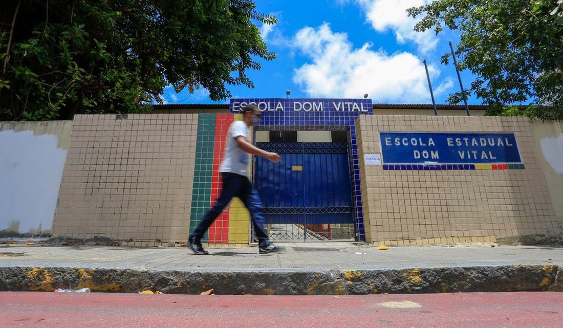 Justiça nega recursos e mantém suspensão das aulas presenciais nas redes particular e pública Justiça nega recursos e mantém suspensão das aulas presenciais nas redes particular e pública