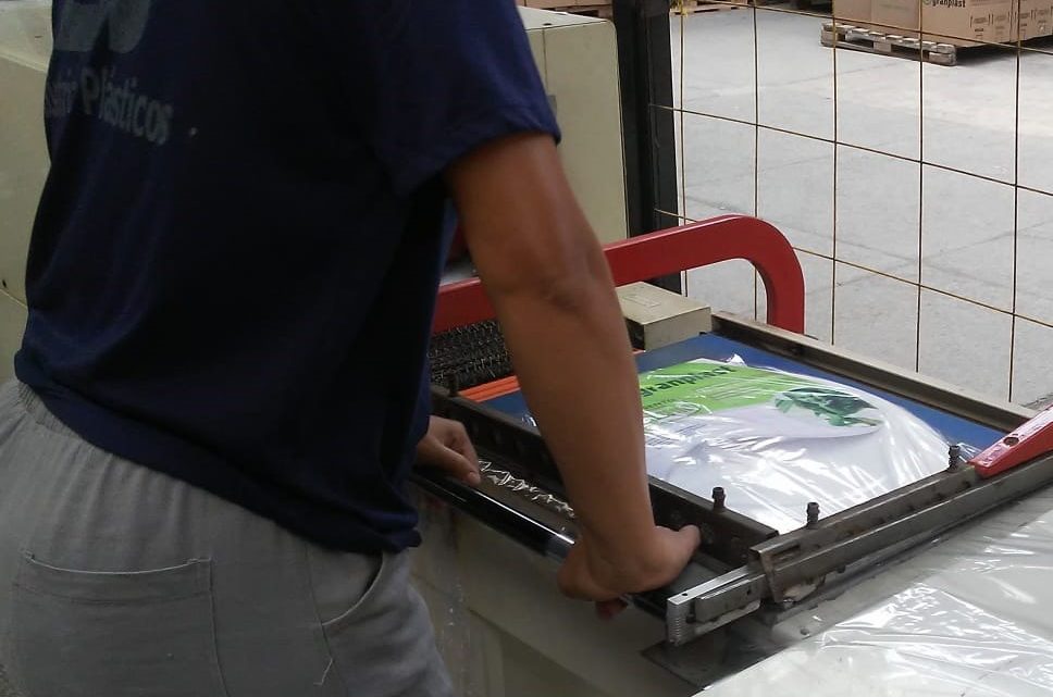 Empresas de construção aumentam produção e apostam no trabalho de reeducandos Empresas de construção aumentam produção e apostam no trabalho de reeducandos