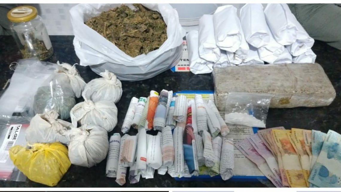 PMs apreendem trio por tráfico de drogas em Caruaru