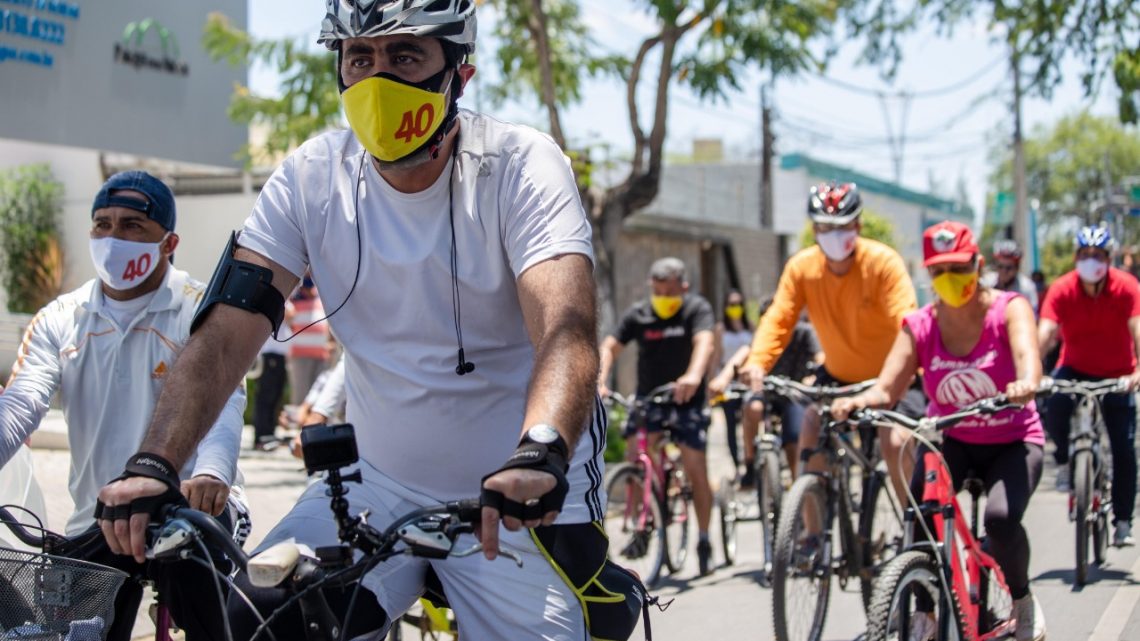 Marcelo Gomes conduz Bicicleata integrando ruas e parques com sentido histórico Marcelo Gomes conduz Bicicleata integrando ruas e parques com sentido histórico