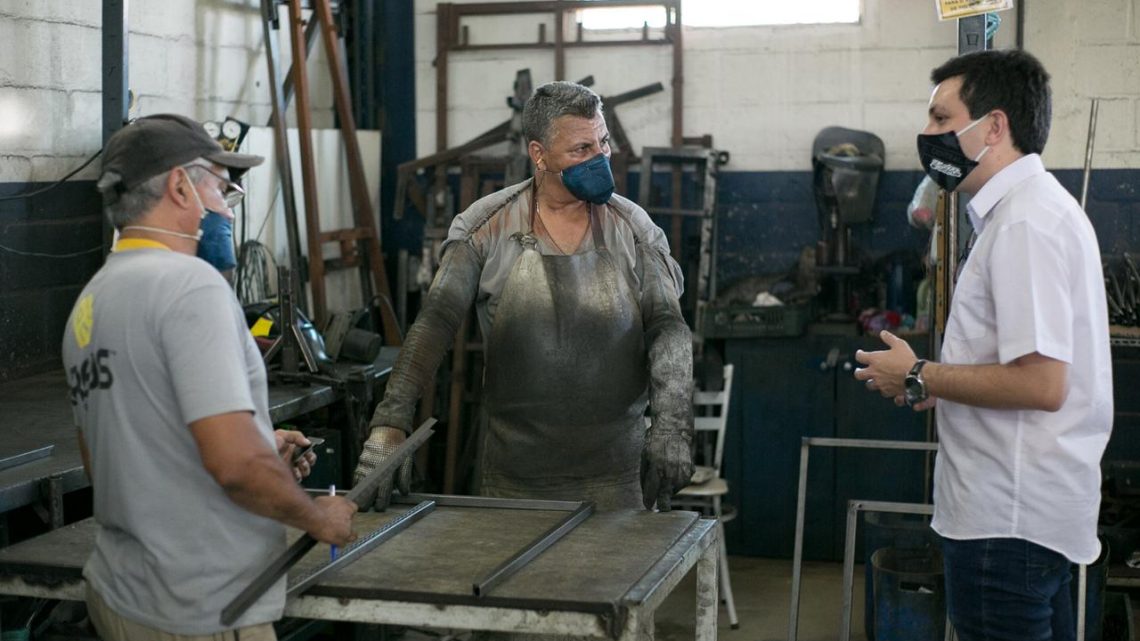 Raffiê visitou o Distrito Industrial de Caruaru na tarde desta quarta-feira (7) Raffiê visitou o Distrito Industrial de Caruaru na tarde desta quarta-feira (7)