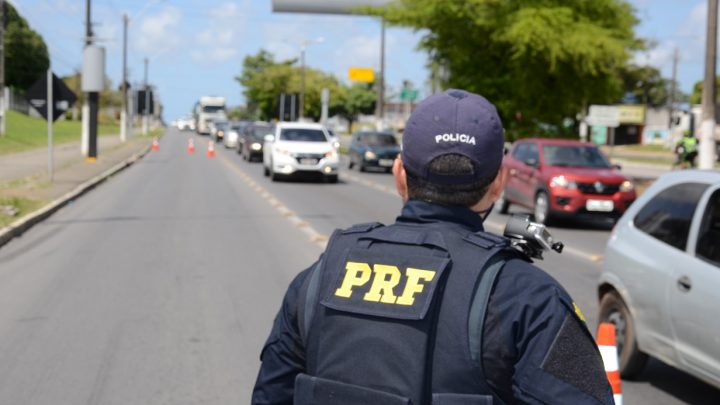 PRF reforça fiscalização nas rodovias federais de Pernambuco no feriadão