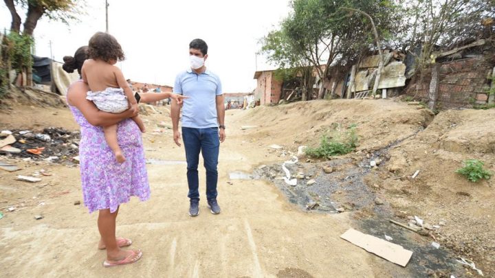 Lessa visita Loteamento Hosana e Vila do Aeroporto em Caruaru
