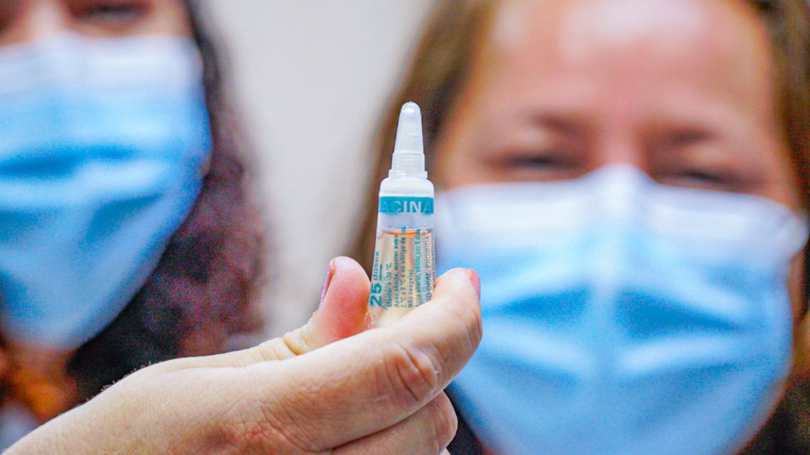 Mais de 122 mil crianças em PE precisam tomar dose extra contra a pólio até sexta (13) Mais de 122 mil crianças em PE precisam tomar dose extra contra a pólio até sexta (13)