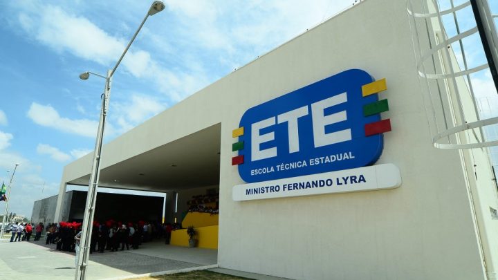 Pernambuco abre inscrições para mais de 8 mil vagas em escolas técnicas
